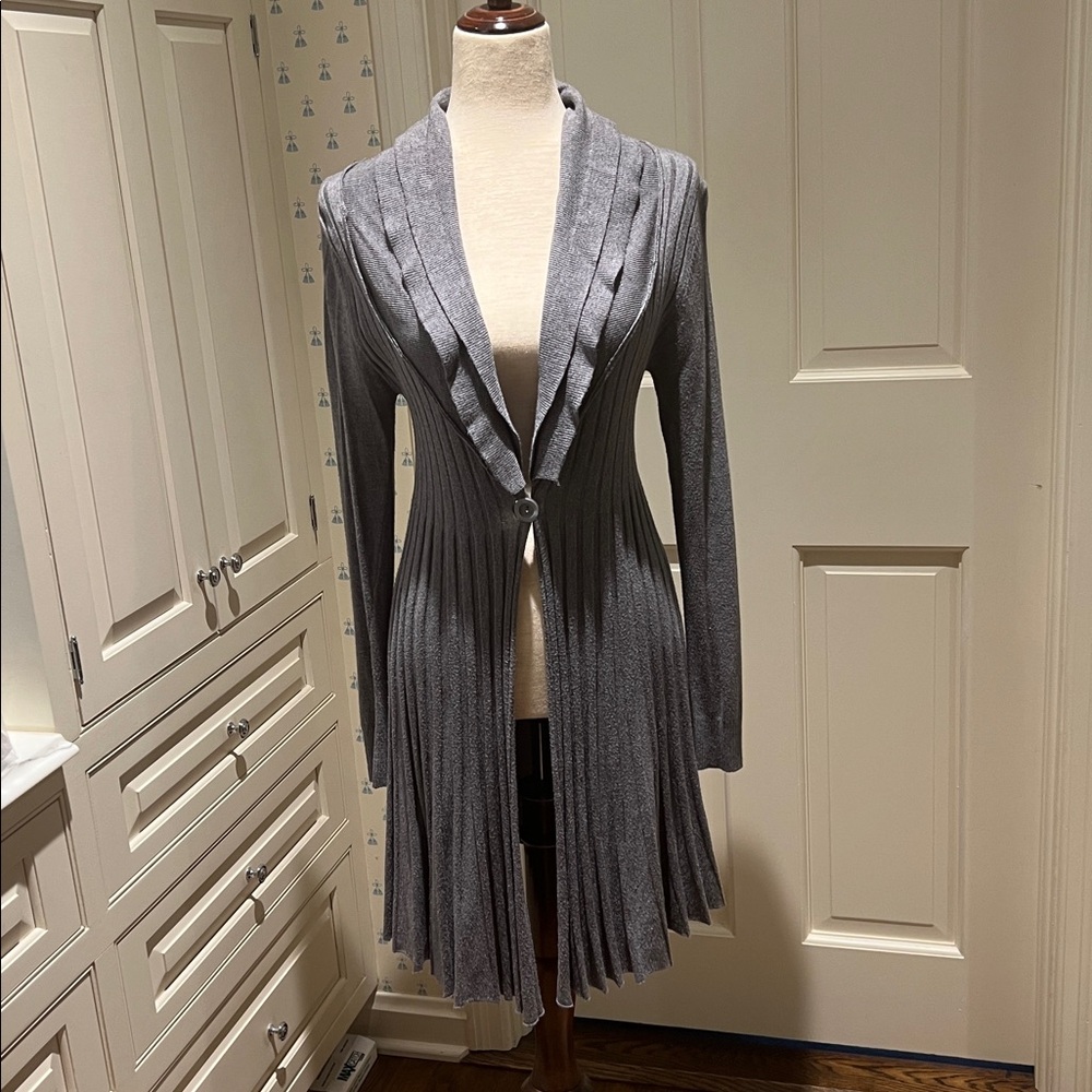 MEDIUM GRAY LONG SWEATER JACKET WITH DOUBLE SHAWL COLLAR, ONE BUTTON CLOSURE